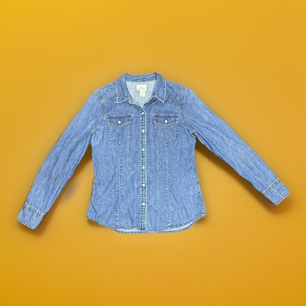 Levi’s Denim Button Up Shirt Women’s Small Light Wash Western Red Tab 17x26